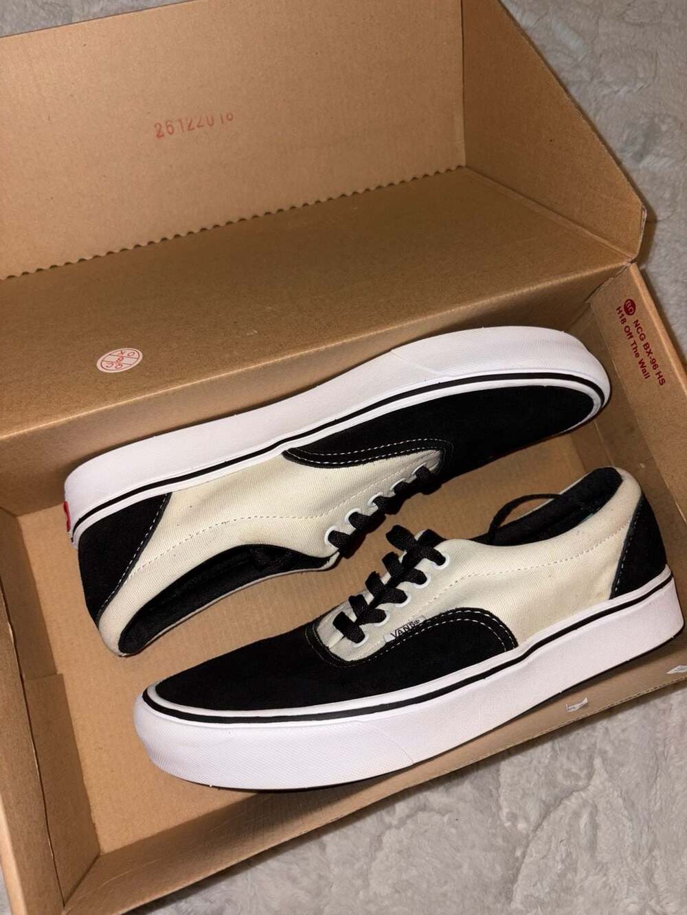 Vans ComfyCush Era (Suede/Canvas) Black/Marshmallow Sneakers